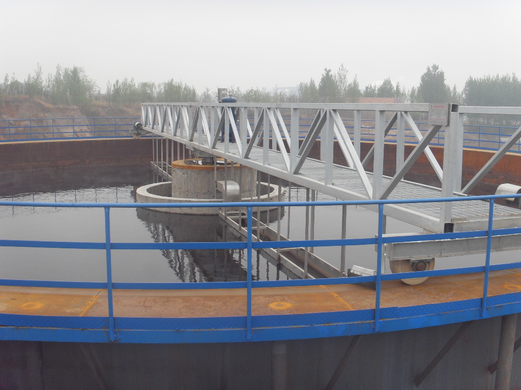 地衛(wèi)環(huán)保刮吸泥機(jī)——節(jié)能環(huán)保，高效凈化水質(zhì)